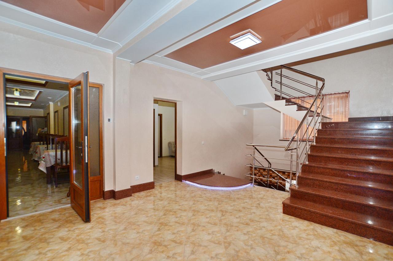 Apart-Hotel Orlan Mîkulîciîn Exterior foto